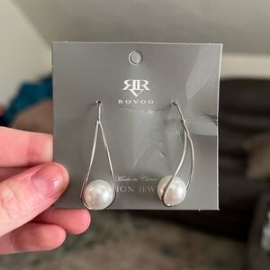 Lovely Costume Pearl Drop Earrings- Brand New